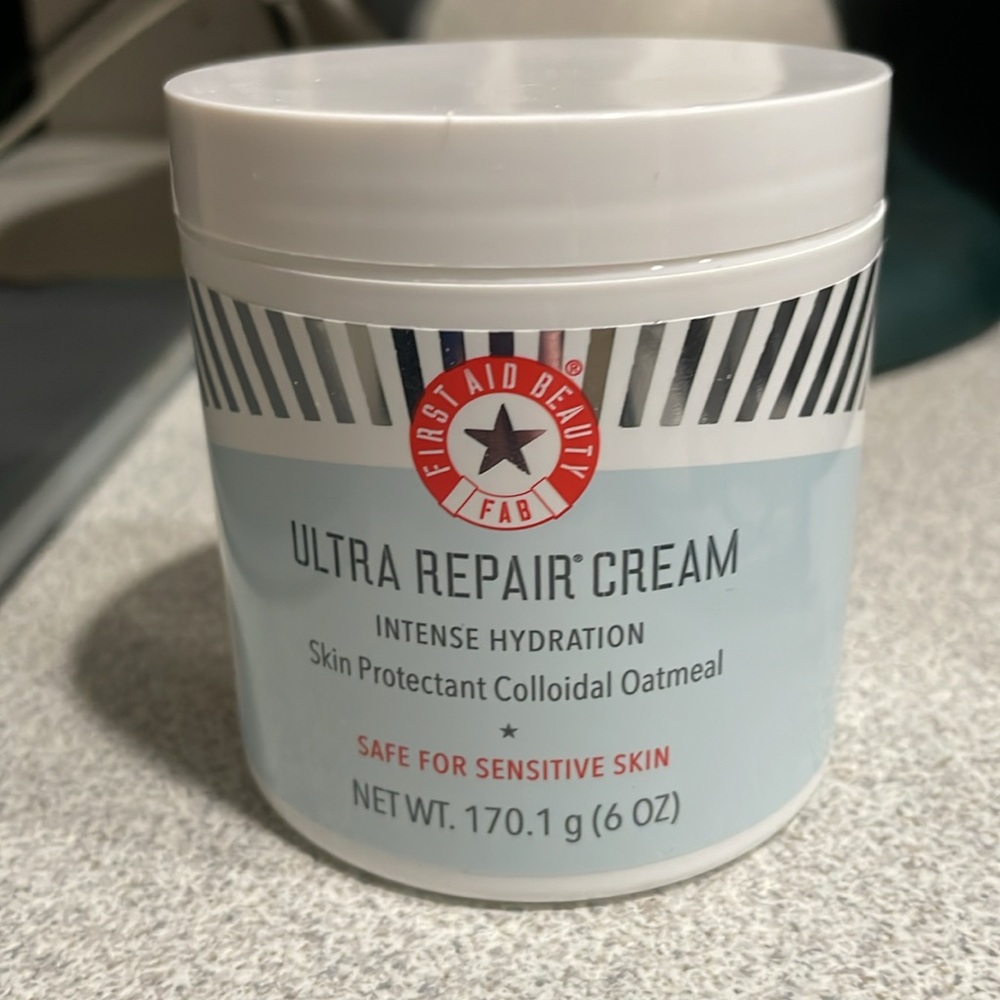First aid beauty ultra repair cream​ intense hydration